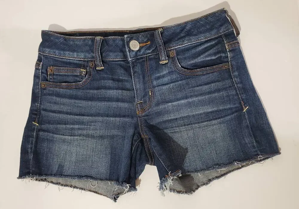American Eagle Super Stretch Raw Frayed Hem Dark Wash Jean Shorts Womens Size 4